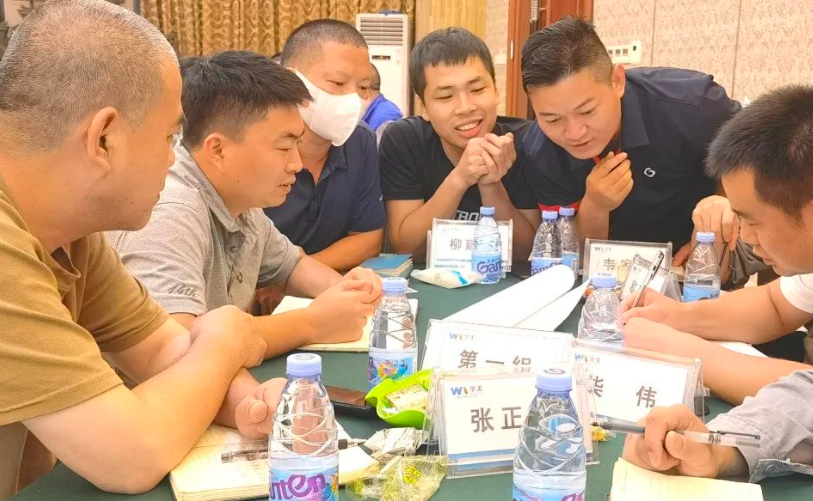 華美科技“班組長(zhǎng)能力提升”培養(yǎng)項(xiàng)目開(kāi)營(yíng)儀式暨《班組長(zhǎng)角色認(rèn)知》專(zhuān)題培訓(xùn)順利開(kāi)展